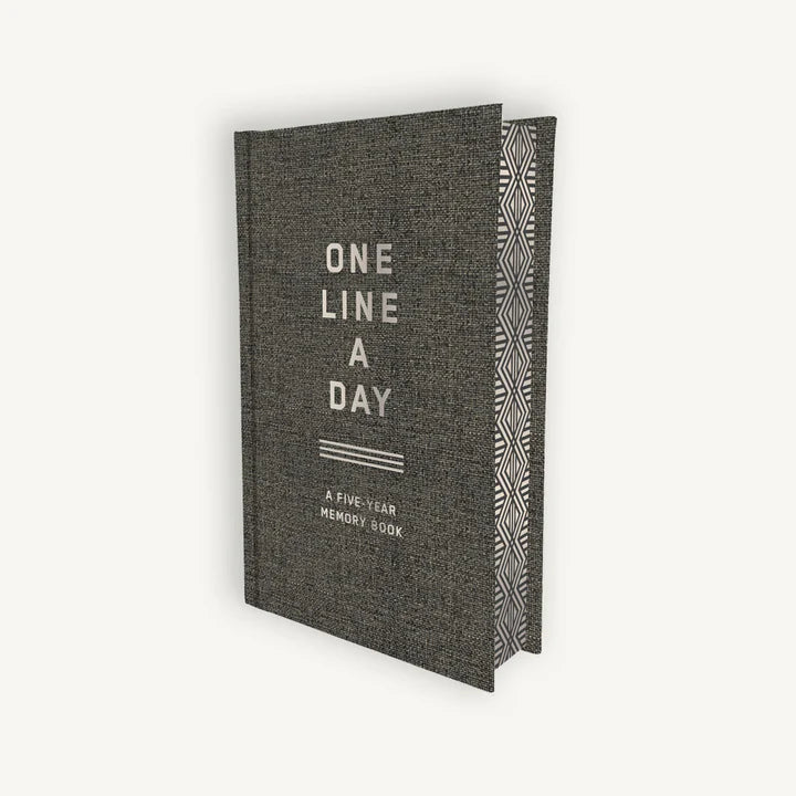 One Line A Day: A Five-Year Memory Book (Charcoal)
