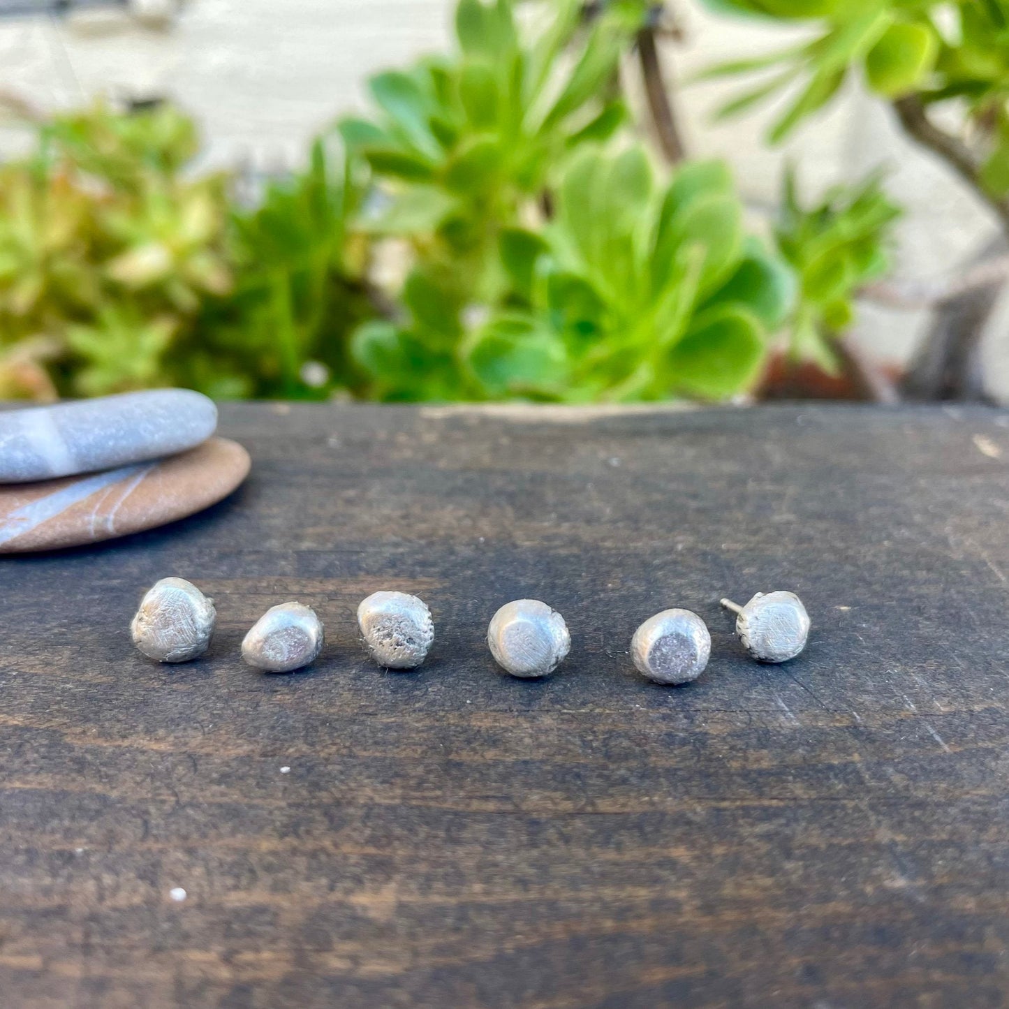 Pebble Studs
