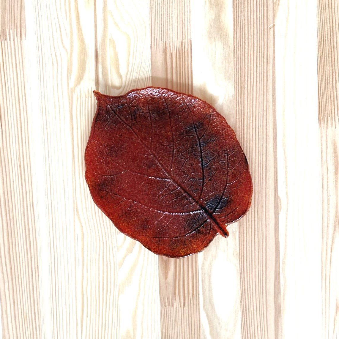 Kiwi Leaf Glass Plate